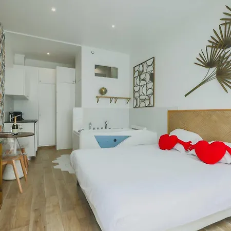 Exceptional Studio- 2p- Moulin Rouge *