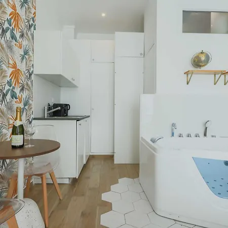 Exceptional Studio- 2p- Moulin Rouge 巴黎