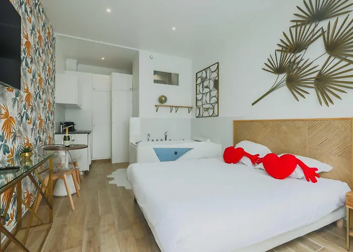 Exceptional Studio- 2p- Moulin Rouge *