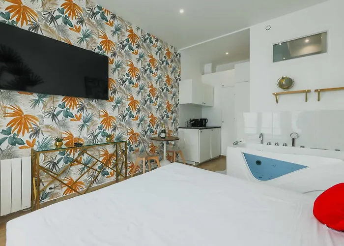 Exceptional Studio- 2p- Moulin Rouge