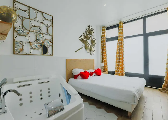 Exceptional Studio- 2p- Moulin Rouge