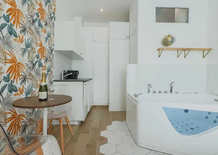 Exceptional Studio- 2p- Moulin Rouge Paris