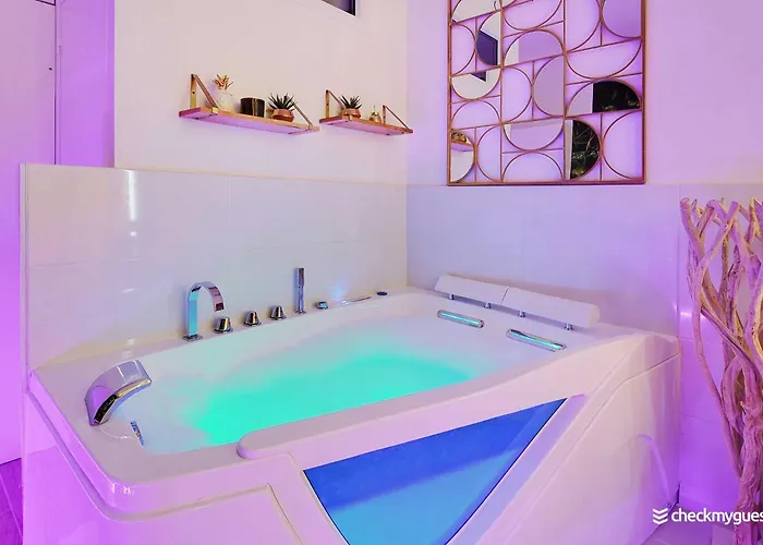 Exceptional Studio- 2p- Moulin Rouge *